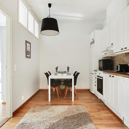 Kotimaailma Apartments Kamppi - 2Br For 4 Persons Helsinki Exterior foto